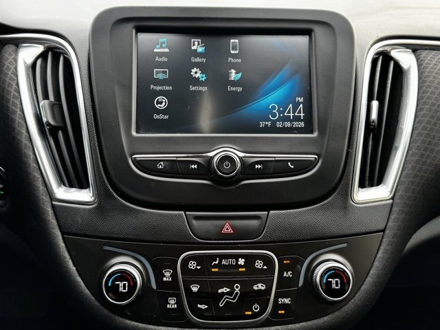 Used 2017 Chevrolet Malibu Hybrid image 10