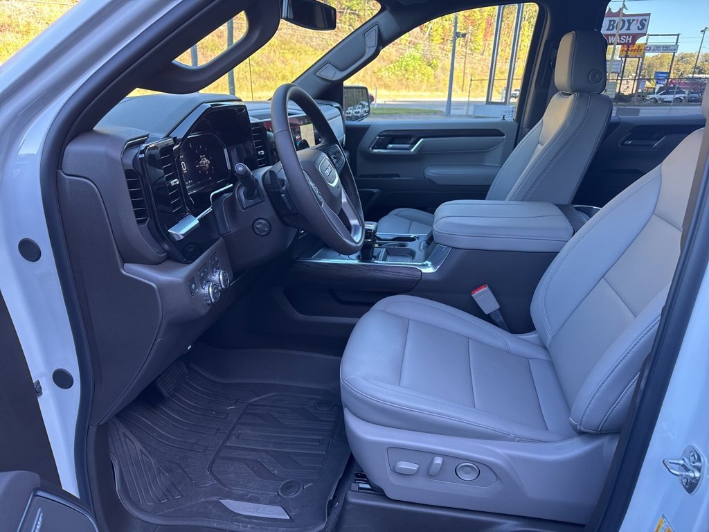 New 2026 GMC Sierra 1500 SLT w/ SLT Premium Plus Package image 8