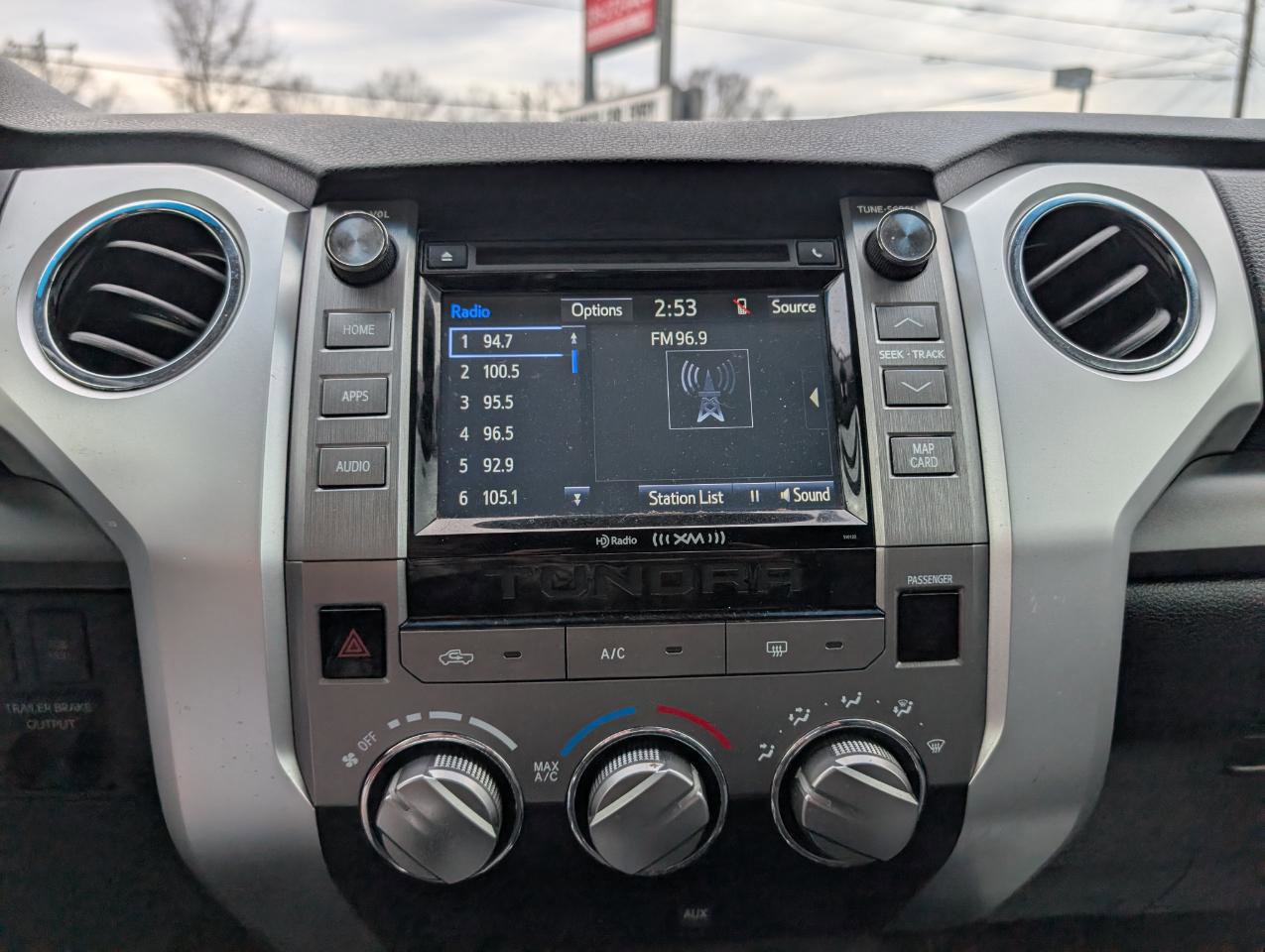 Used 2016 Toyota Tundra SR5 w/ SR5 Upgrade Package image 11