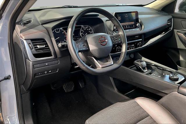 Certified 2025 Nissan Rogue SV AWD/4WD image 17
