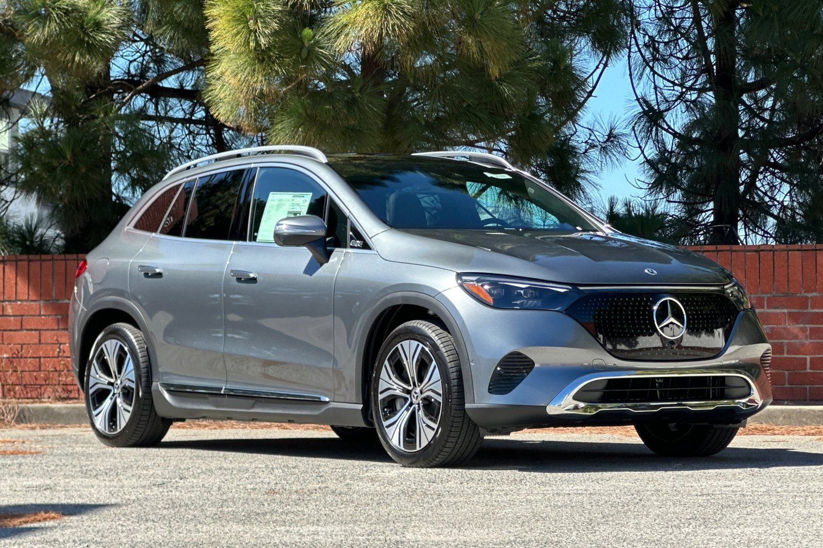 New 2026 Mercedes-Benz EQE 320 4MATIC SUV image 2