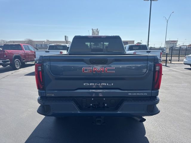 Used 2025 GMC Sierra 2500 Denali image 4