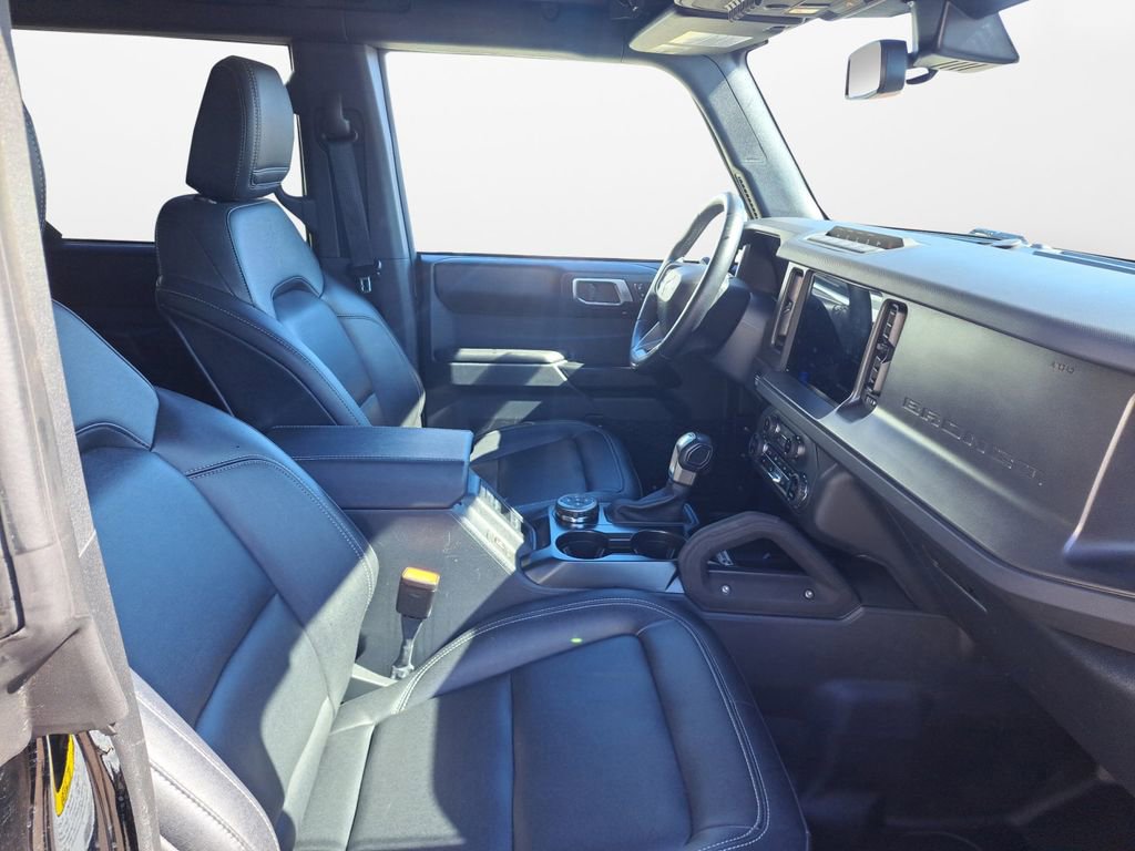 Used 2025 Ford Bronco Badlands image 15