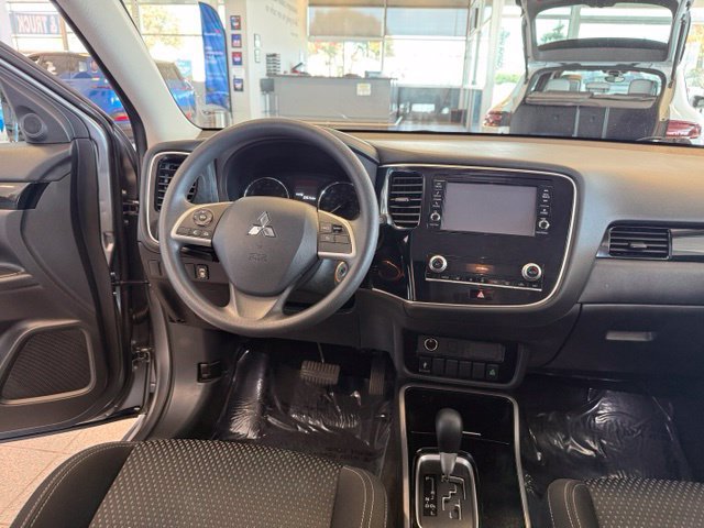 Used 2020 Mitsubishi Outlander ES FWD image 26