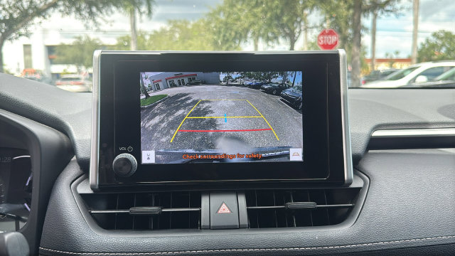 Used 2024 Toyota RAV4 XLE FWD image 24