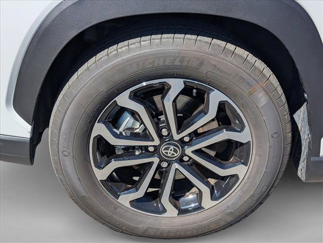Certified 2025 Toyota Corolla Cross AWD Hybrid w/ Moonroof Package image 22