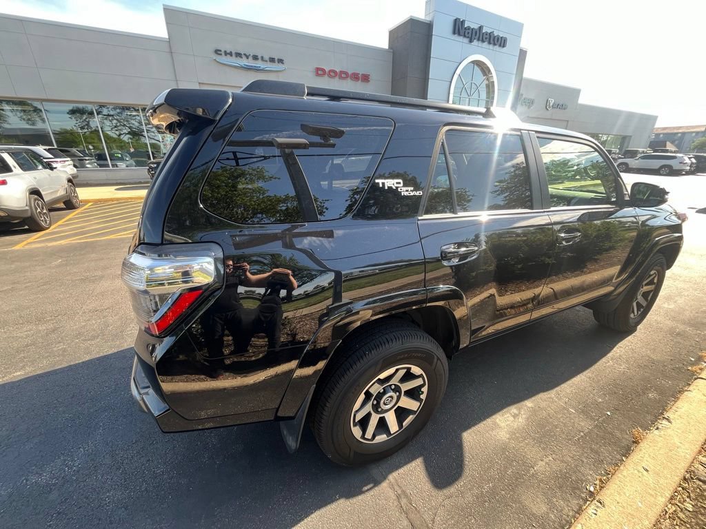 Used 2020 Toyota 4Runner TRD Off-Road Premium w/ Moonroof Package AWD/4WD image 6