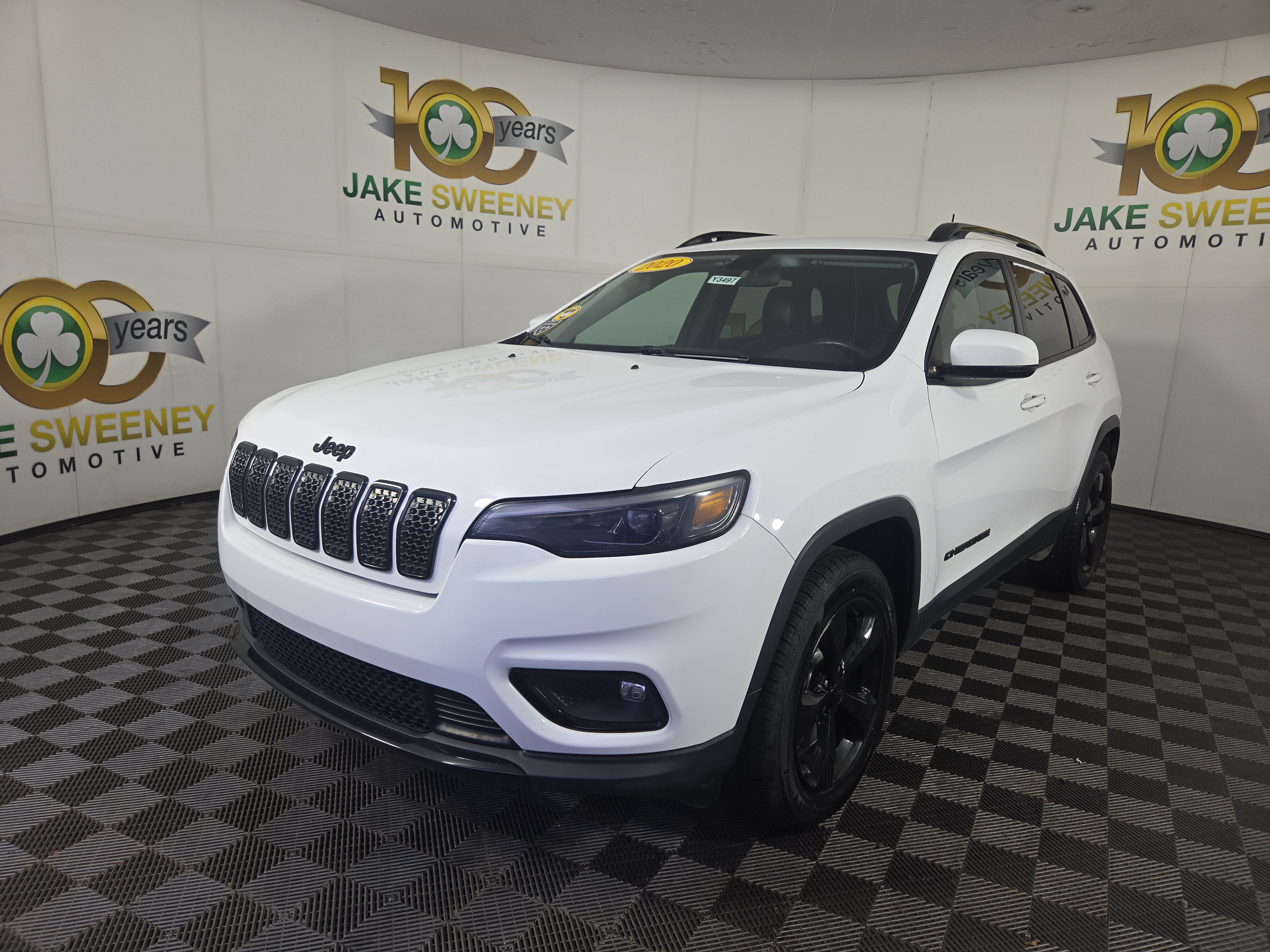 Used 2020 Jeep Cherokee Latitude Plus AWD/4WD image 4