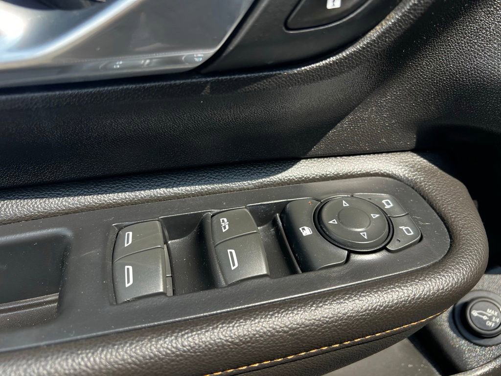 Used 2020 GMC Terrain SLE w/ Driver Convenience Package FWD image 25