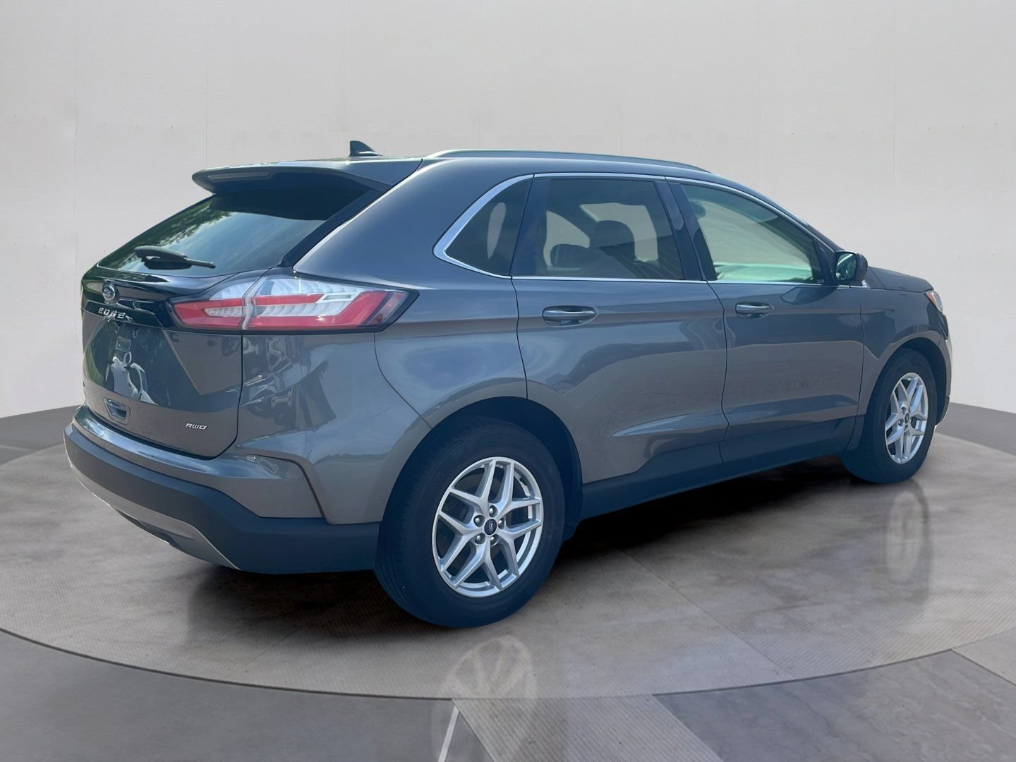 Used 2021 Ford Edge SEL w/ Convenience Package AWD/4WD image 6