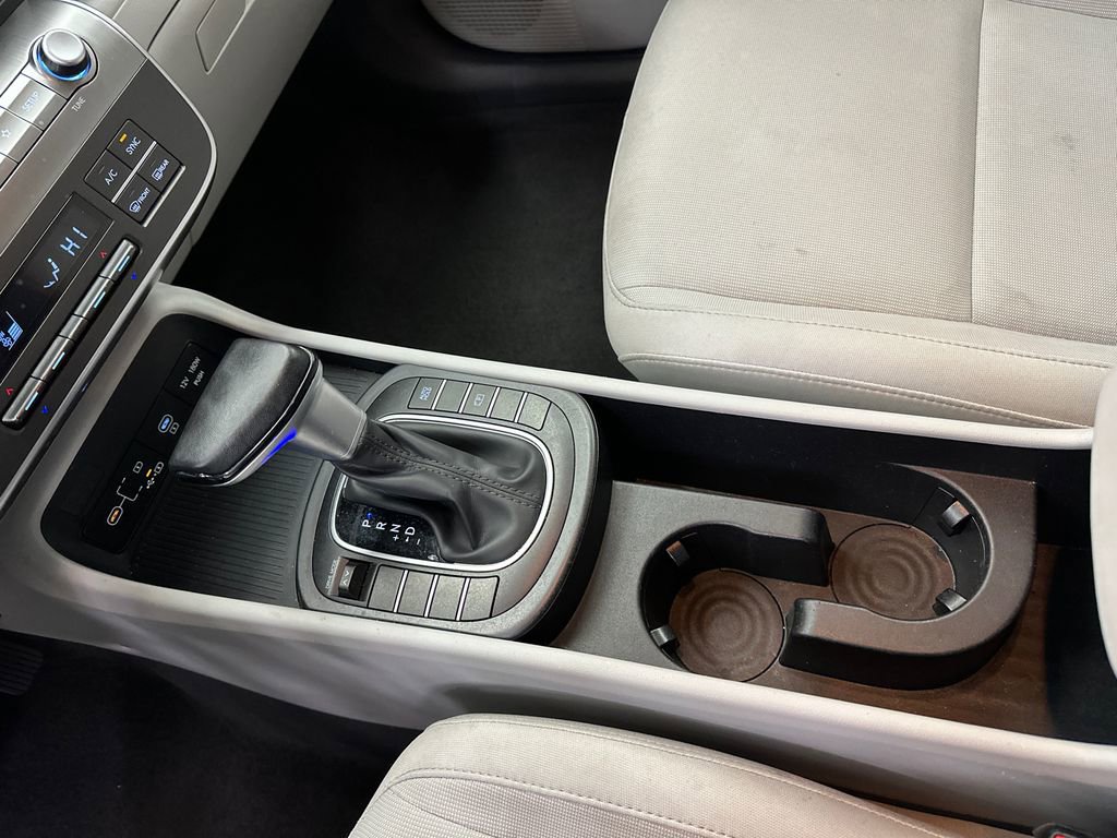 Used 2025 Hyundai Kona SEL image 29