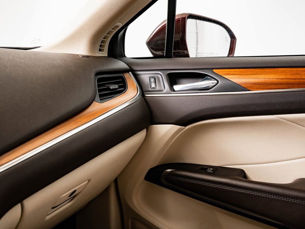 Used 2016 Lincoln MKC Reserve w/ Lincoln MKC Climate Package image 39