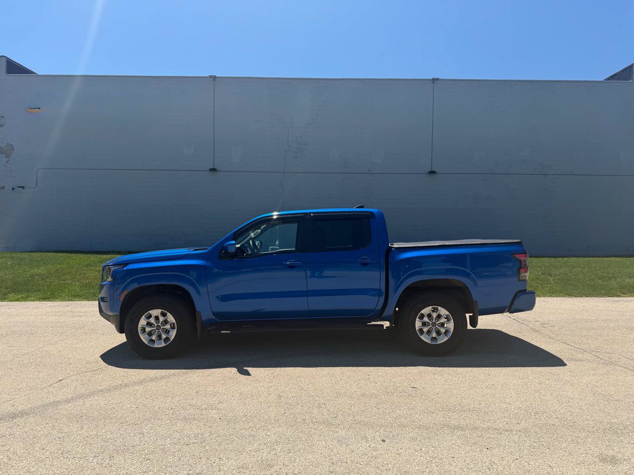 Used 2024 Nissan Frontier SV w/ Technology Package AWD/4WD image 4