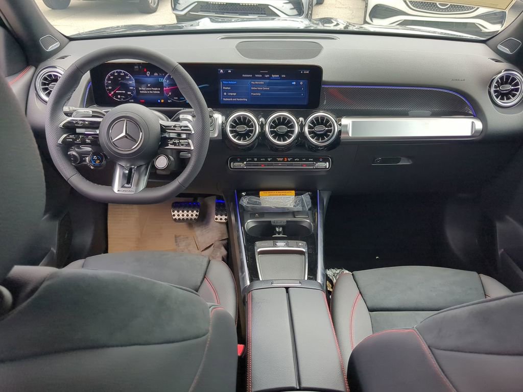 New 2024 Mercedes-Benz GLB 35 AMG 4MATIC image 2
