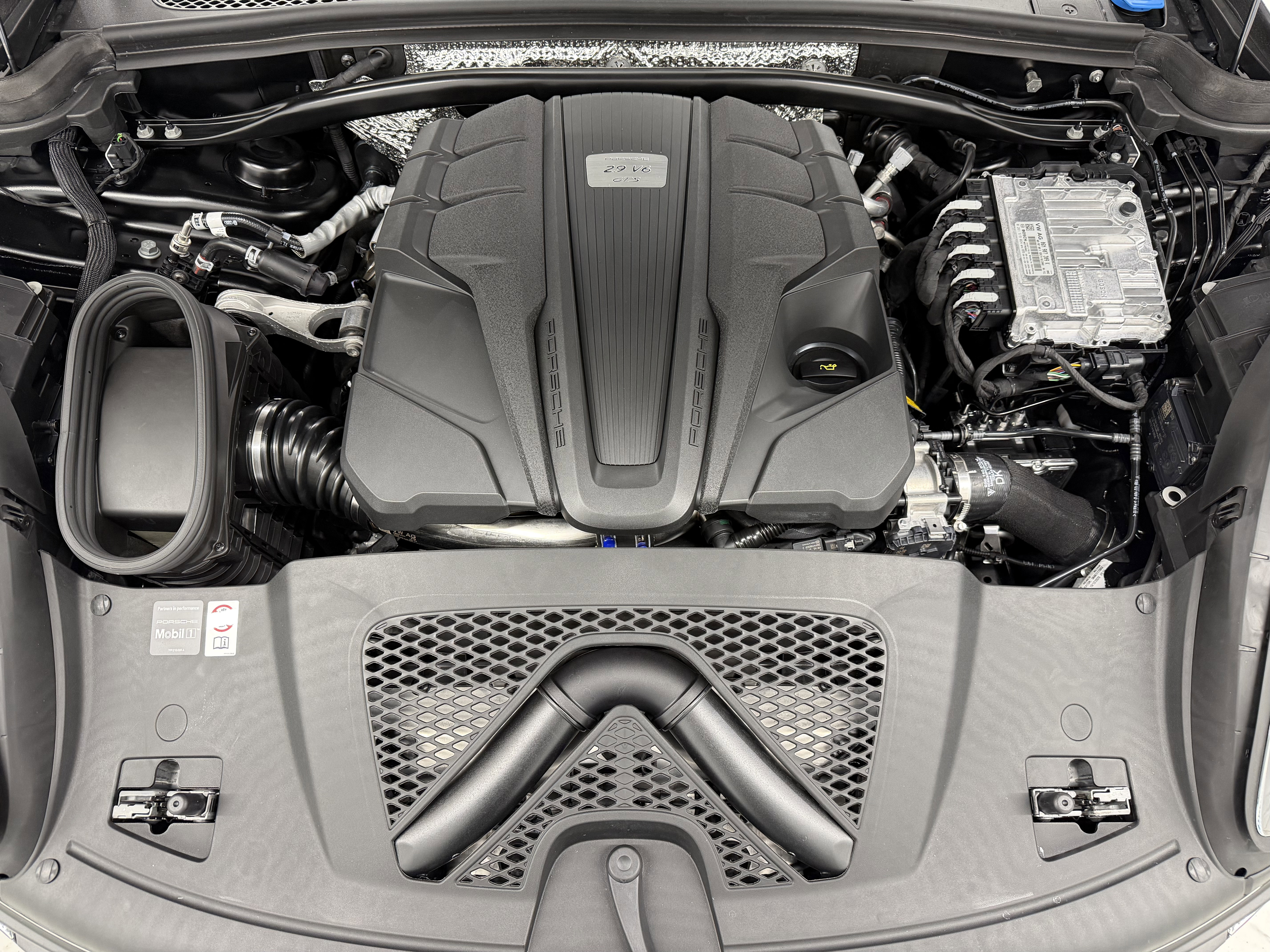 New 2026 Porsche Macan GTS image 67