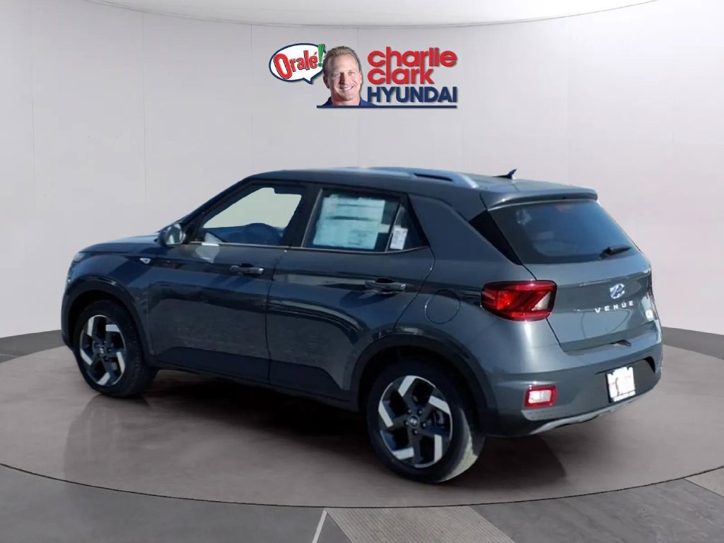 New 2026 Hyundai Venue SEL FWD image 3