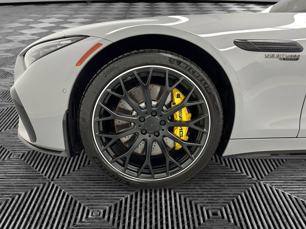 Used 2022 Mercedes-Benz SL 63 AMG 4MATIC w/ AMG Aerodynamic Package image 14