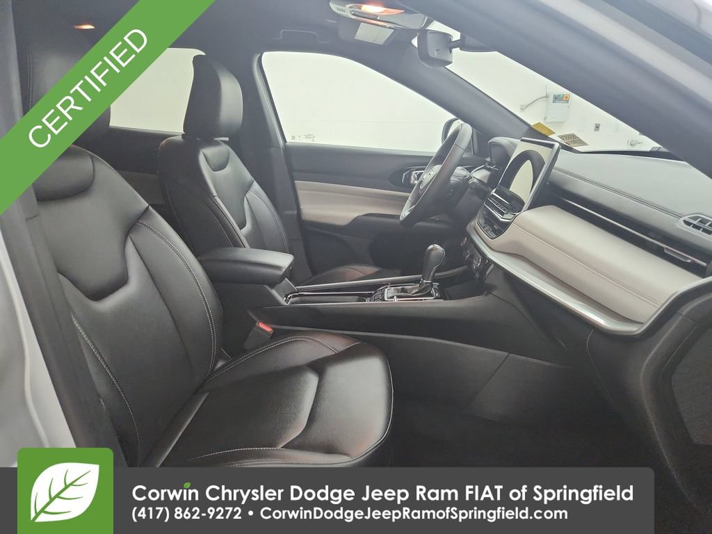 Certified 2025 Jeep Compass Limited AWD/4WD image 30