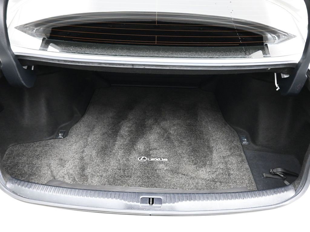 Used 2020 Lexus IS 300 image 42