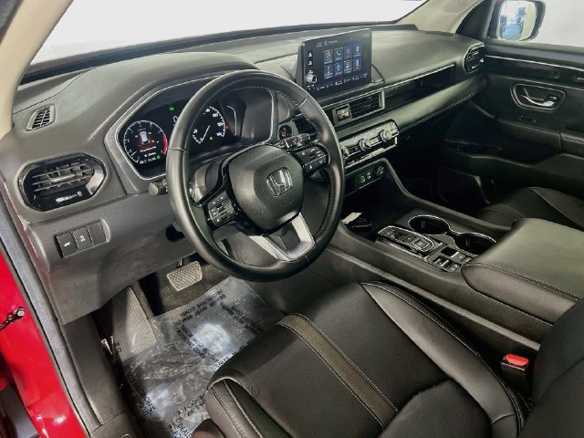 Used 2025 Honda Pilot EX-L image 11