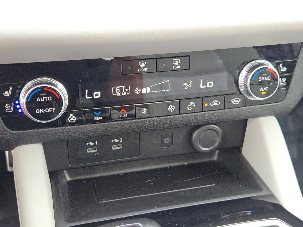 Used 2025 Mitsubishi Outlander SEL AWD/4WD image 31