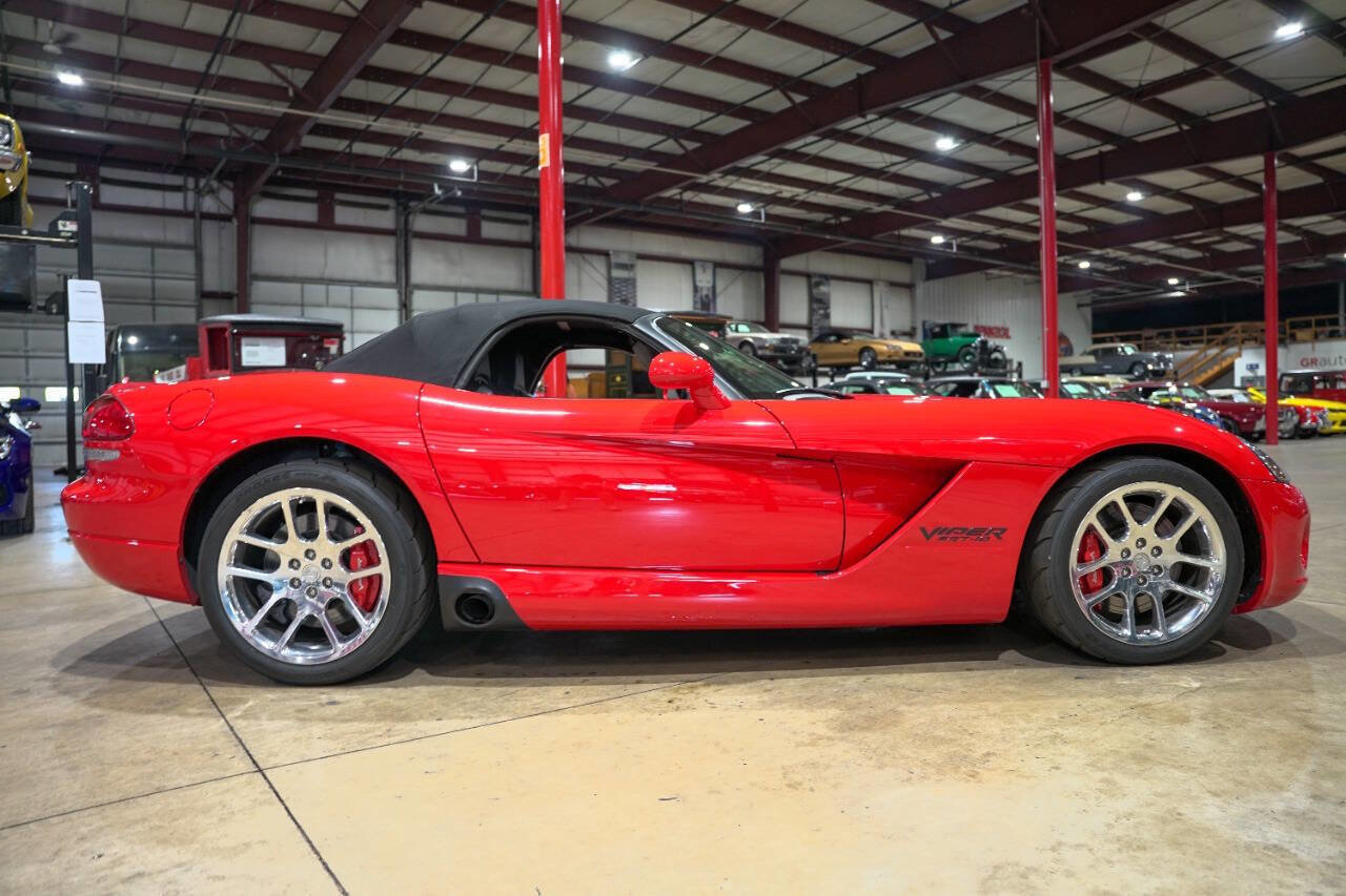 Used 2004 Dodge Viper SRT-10 RWD image 23