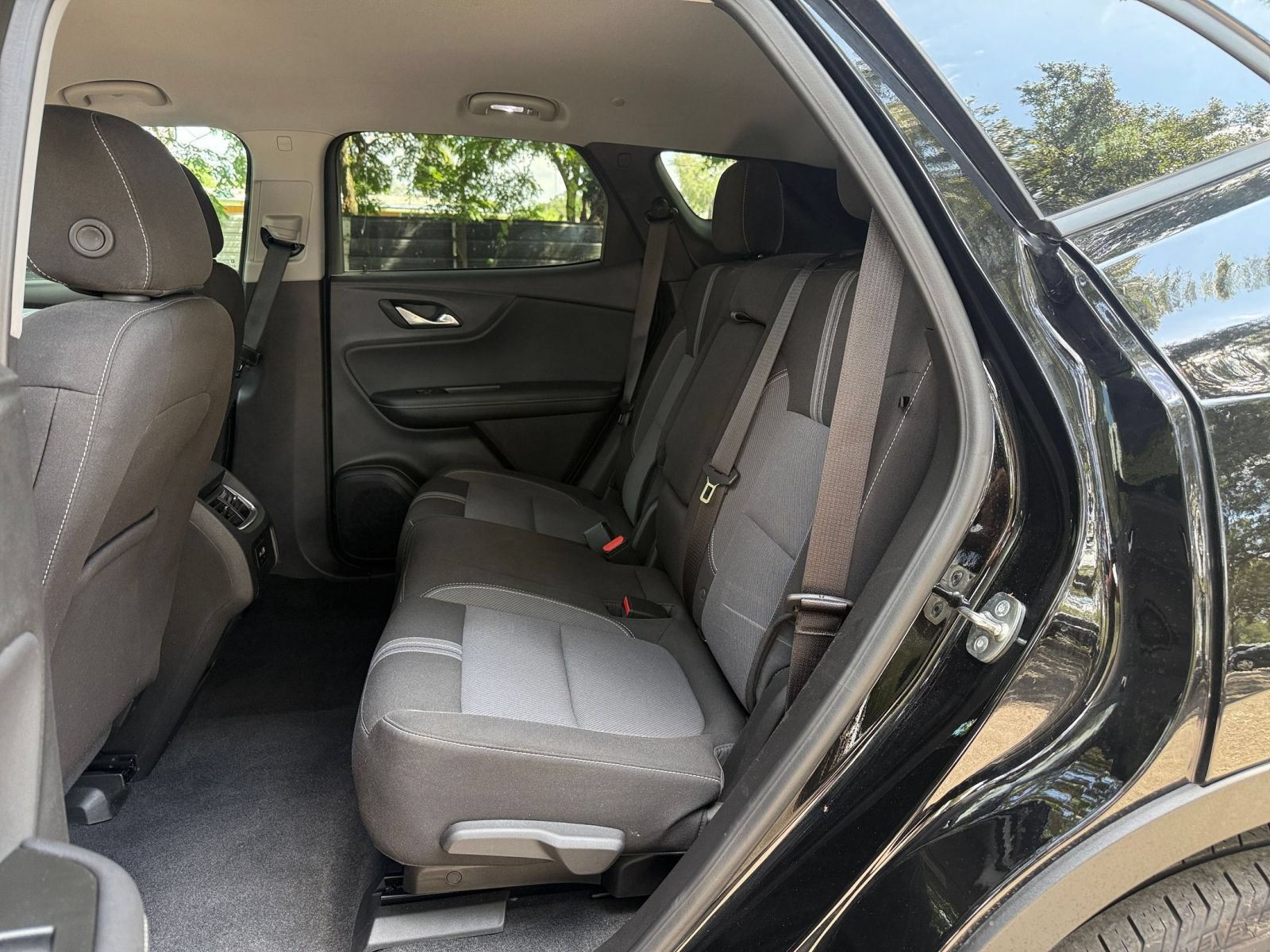 Used 2025 Chevrolet Blazer LT FWD image 37