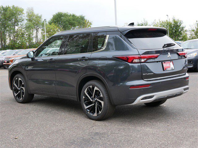 New 2025 Mitsubishi Outlander SEL image 2