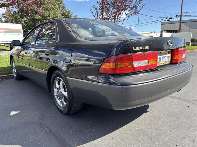 Used 1998 Lexus ES 330 FWD image 9