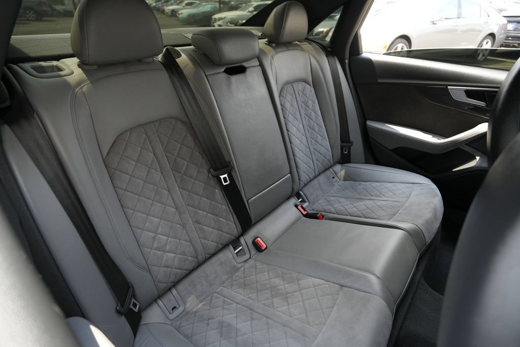 Used 2021 Audi S4 Premium Plus w/ Premium Plus Package AWD/4WD image 29