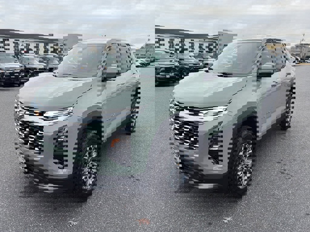 New 2026 Chevrolet Equinox LT w/ Convenience Package II image 2