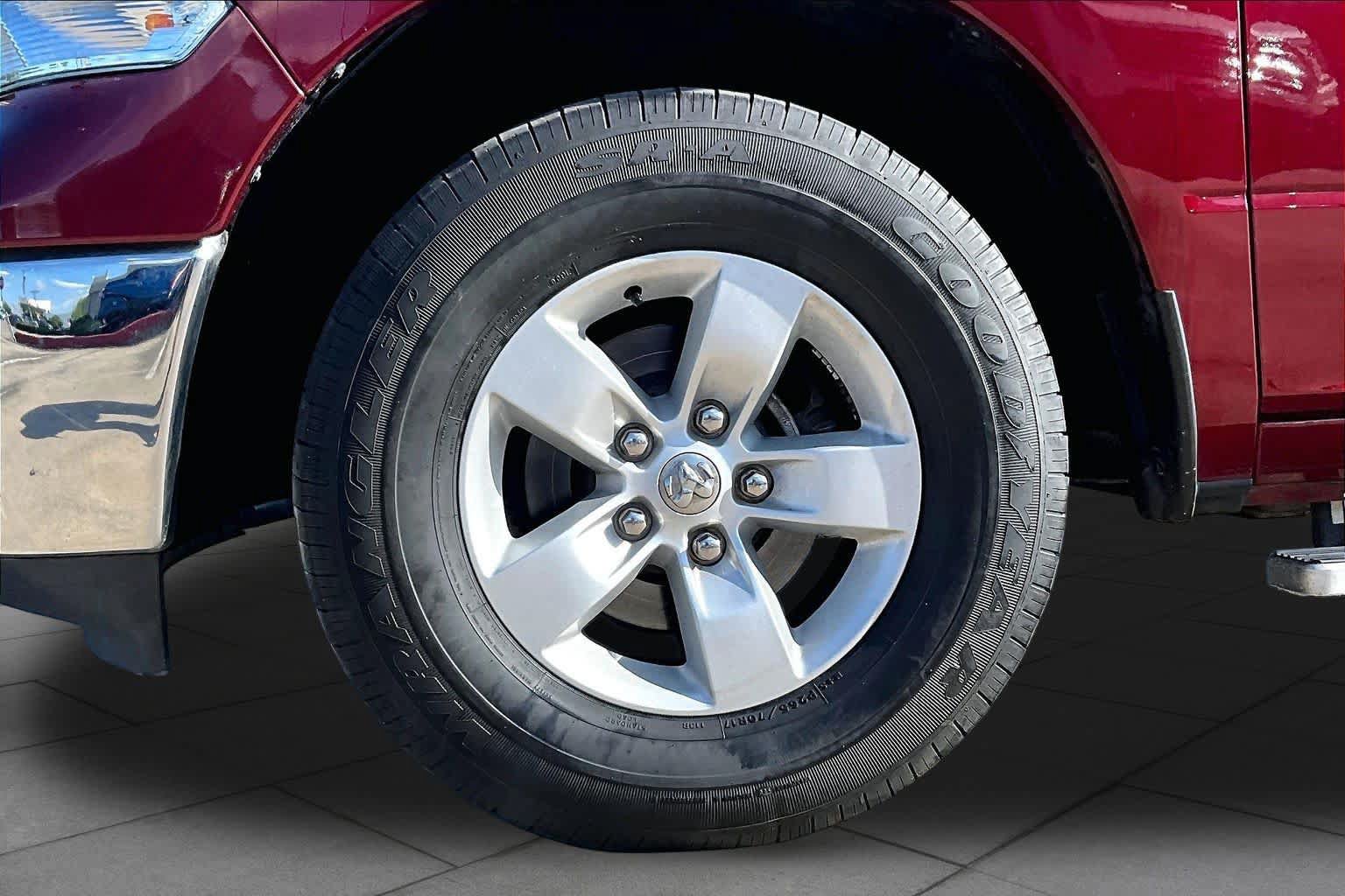 Used 2019 RAM 1500 Tradesman w/ Chrome Appearance Group RWD image 11