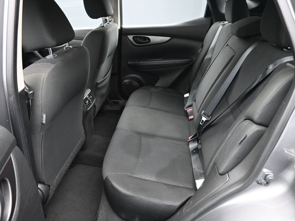 Used 2020 Nissan Rogue Sport S image 13