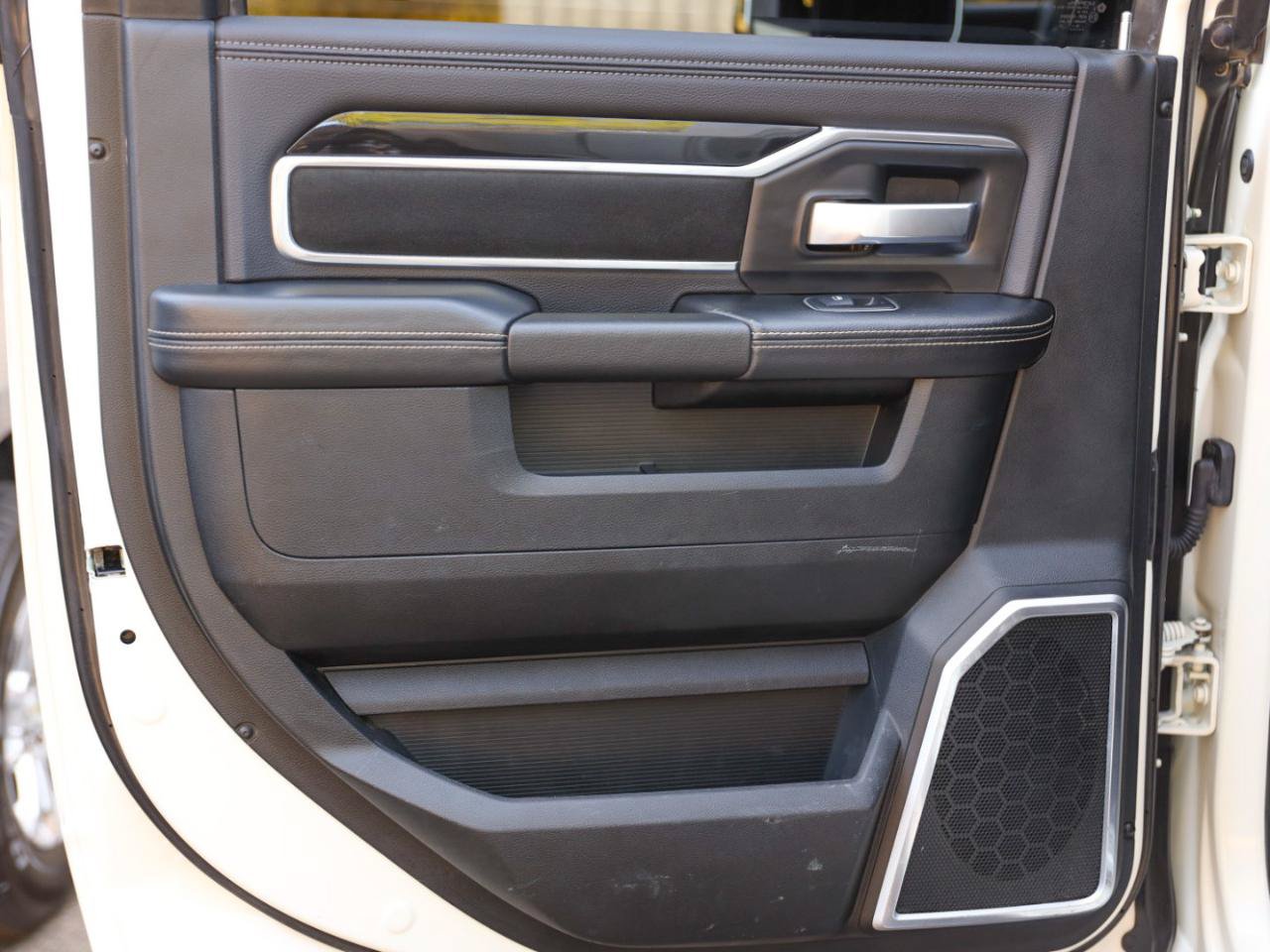 Used 2021 RAM 2500 Laramie AWD/4WD image 5