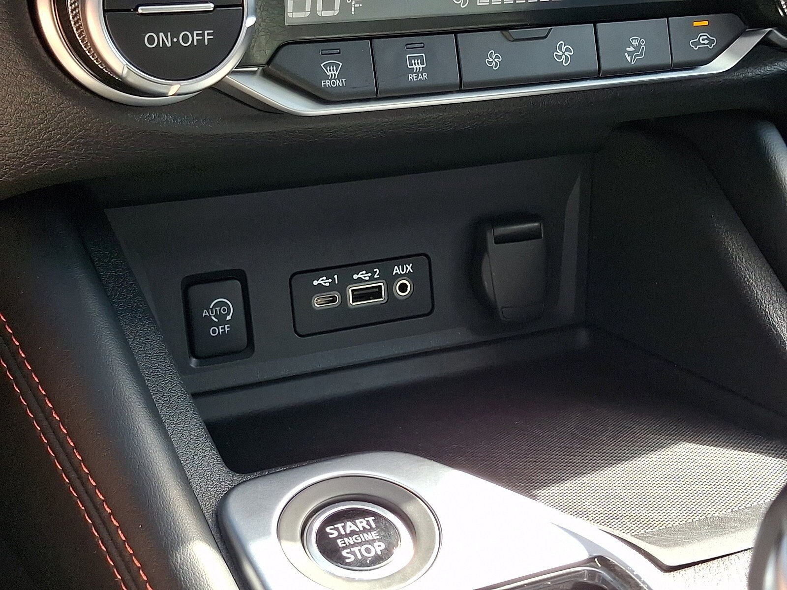 Certified 2025 Nissan Sentra SR w/ SR Premium Package FWD image 25