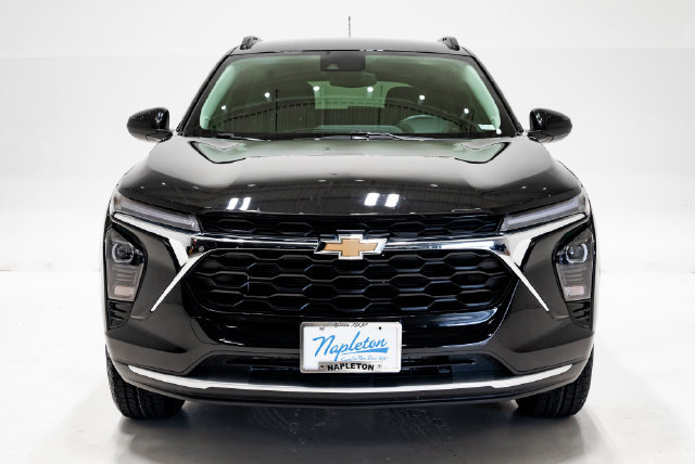 Used 2025 Chevrolet Trax LT w/ Driver Confidence Package FWD image 4