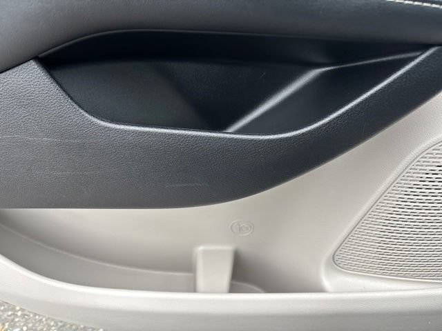 Used 2024 Chrysler Pacifica Touring-L FWD image 15
