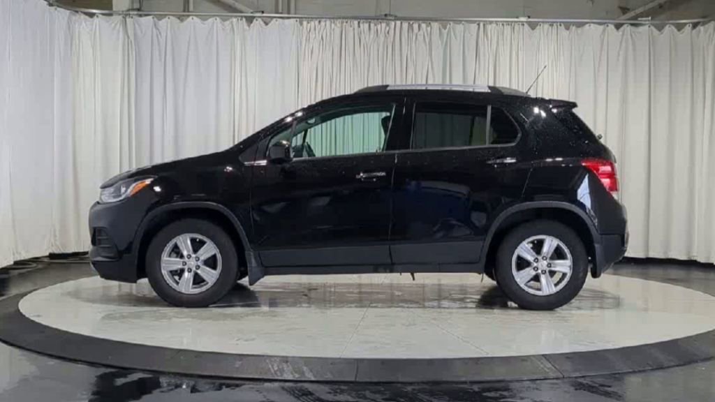 Used 2020 Chevrolet Trax LT w/ LT Convenience Package image 6