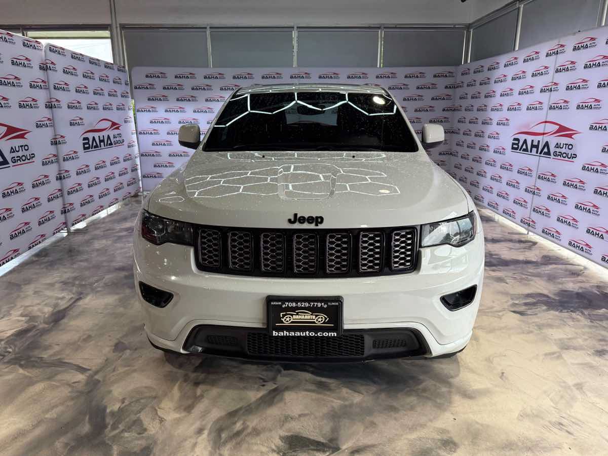 Used 2019 Jeep Grand Cherokee Altitude AWD/4WD image 5
