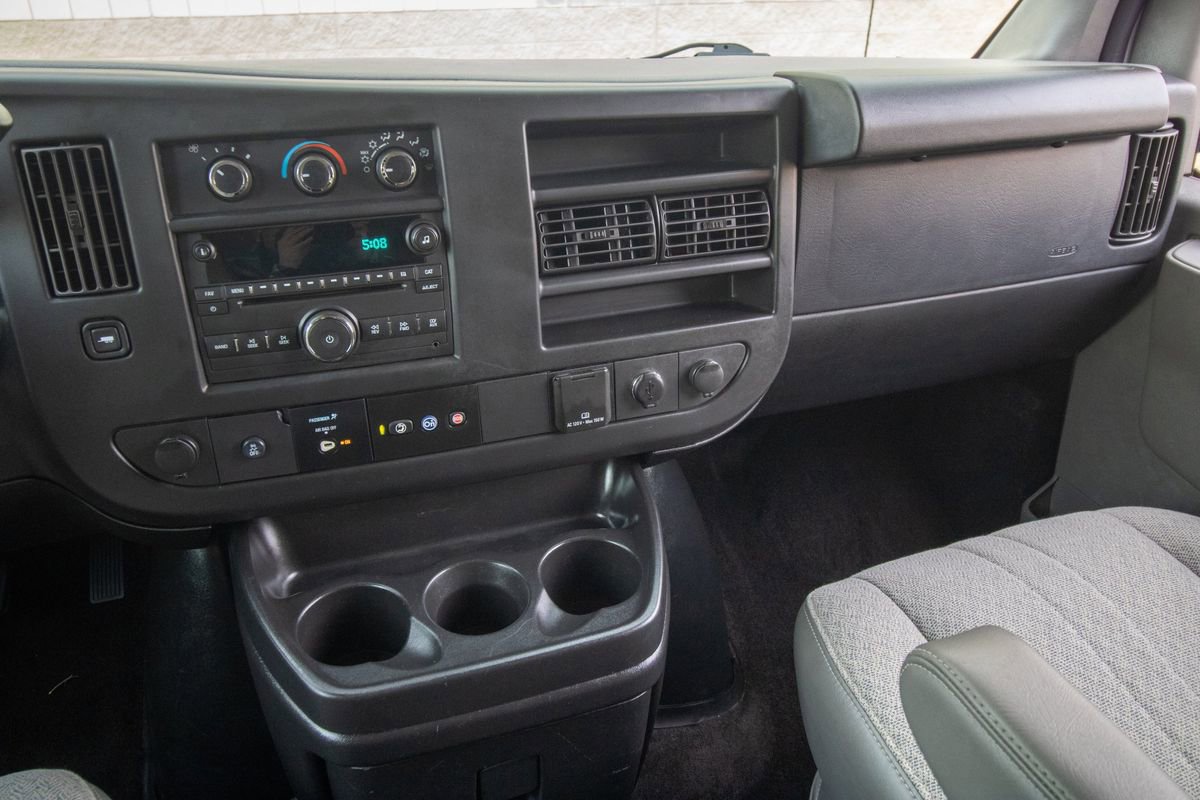 Used 2017 Chevrolet Express 3500 LT w/ LT Preferred Equipment Group image 19