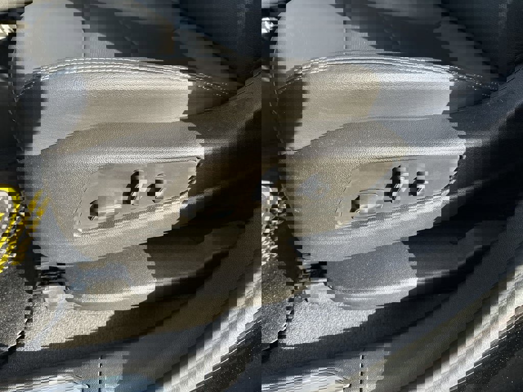 Used 2024 Cadillac XT5 Premium Luxury image 12