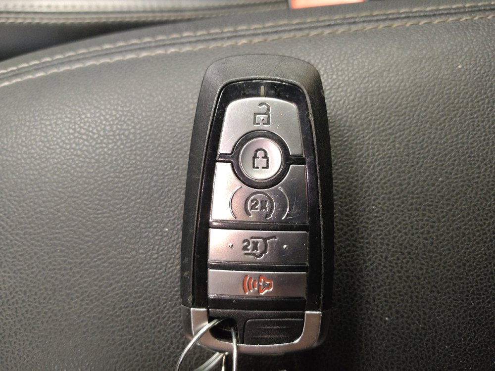 Used 2020 Ford Escape SE Sport image 32