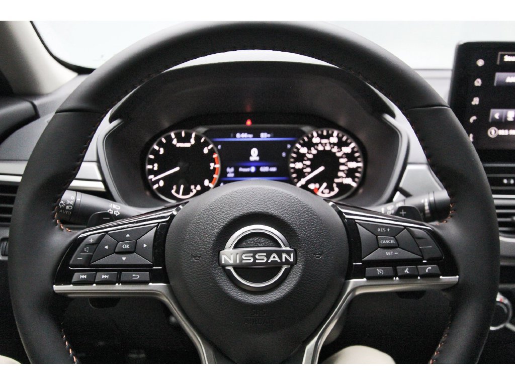 New 2026 Nissan Altima 2.5 SR FWD image 14