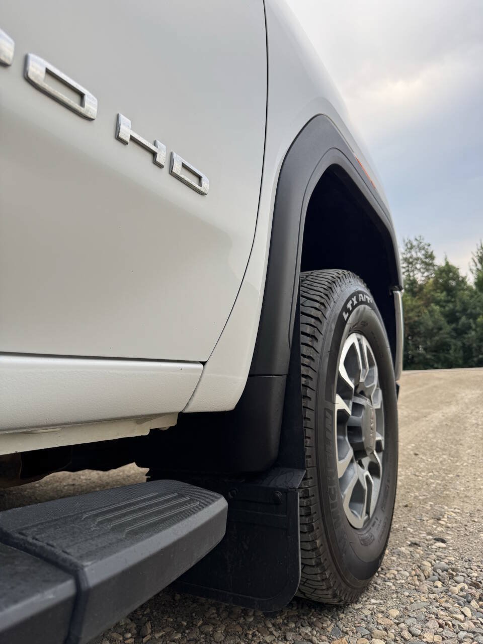 Used 2022 GMC Sierra 2500 SLE w/ X31 Off-Road Package AWD/4WD image 14