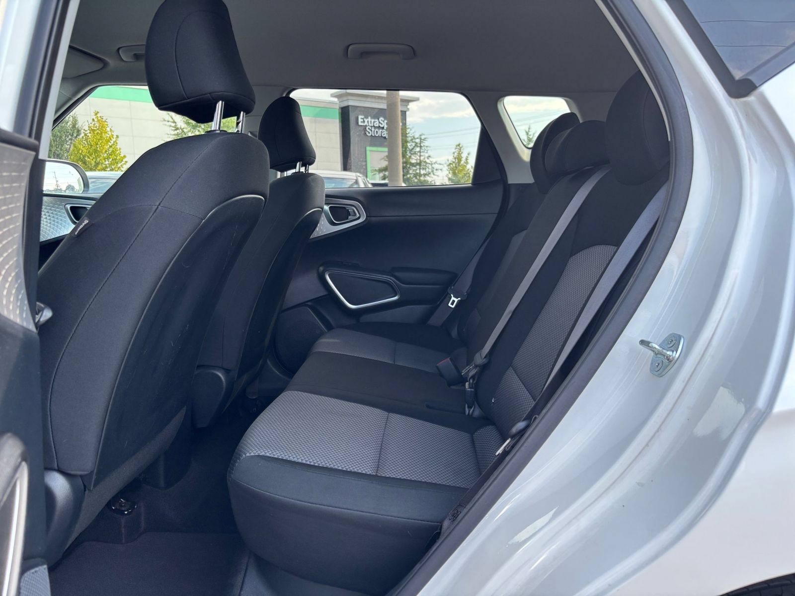 Used 2025 Kia Soul LX w/ LX Technology Package FWD image 19