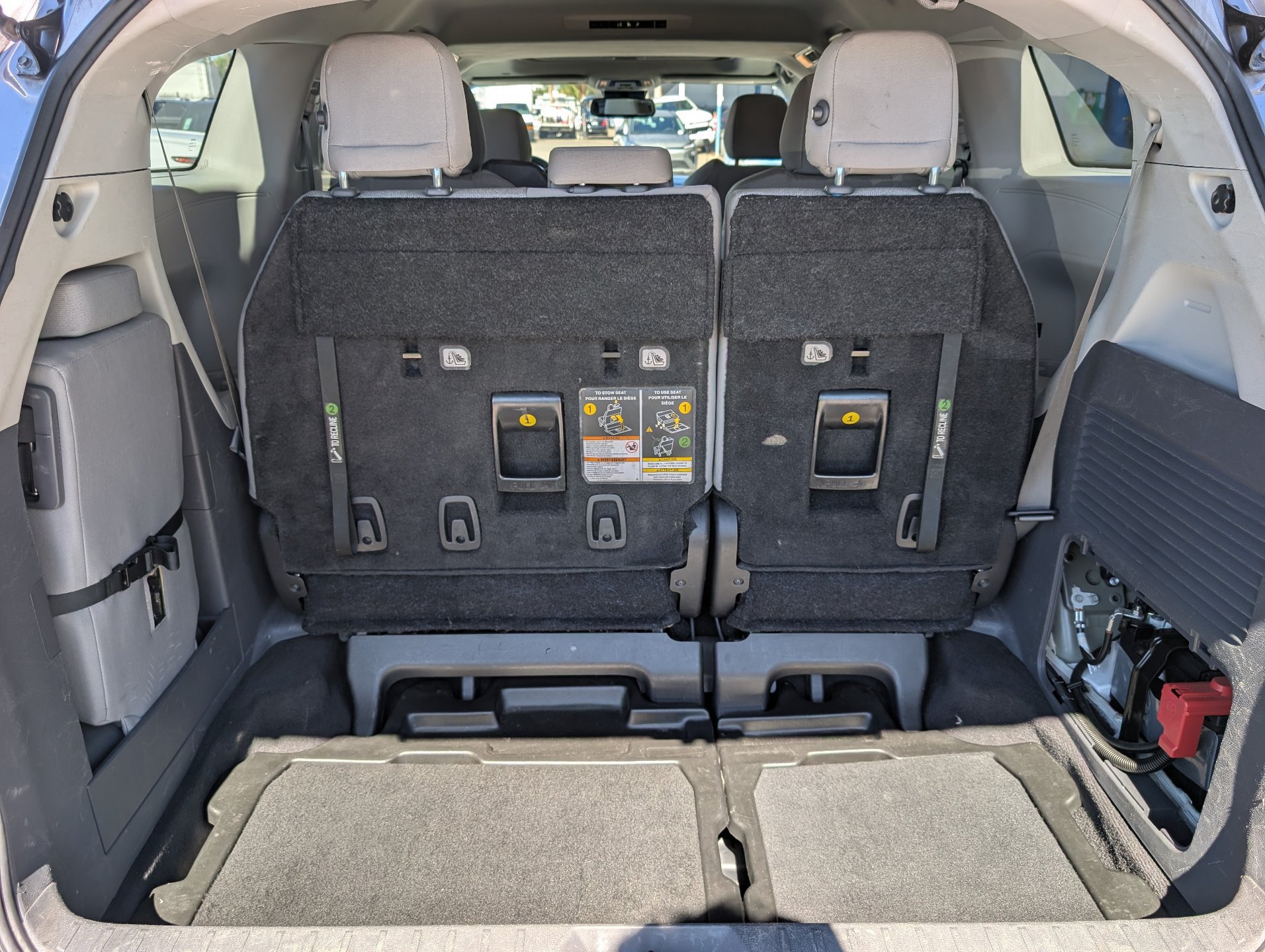 Used 2023 Toyota Sienna LE w/ LE Plus Package FWD image 8