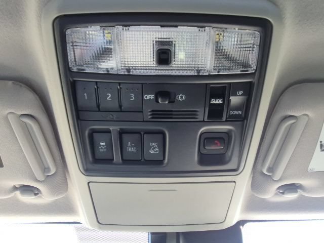 Used 2022 Toyota 4Runner SR5 Premium w/ Moonroof Package AWD/4WD image 38