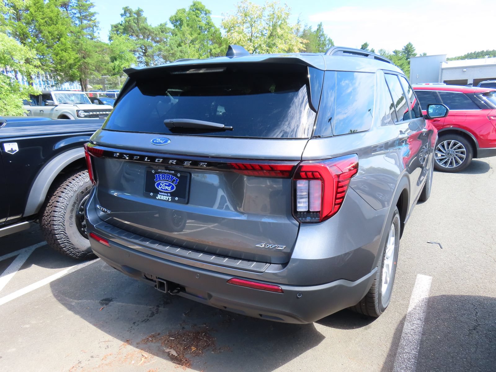 New 2026 Ford Explorer Active AWD/4WD image 4