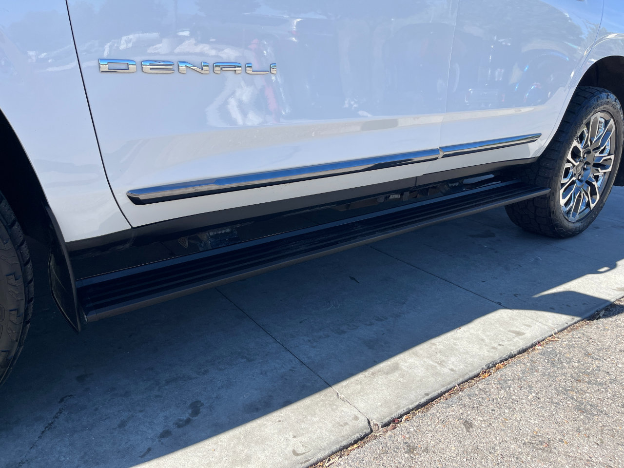 Used 2024 GMC Yukon Denali Ultimate image 33