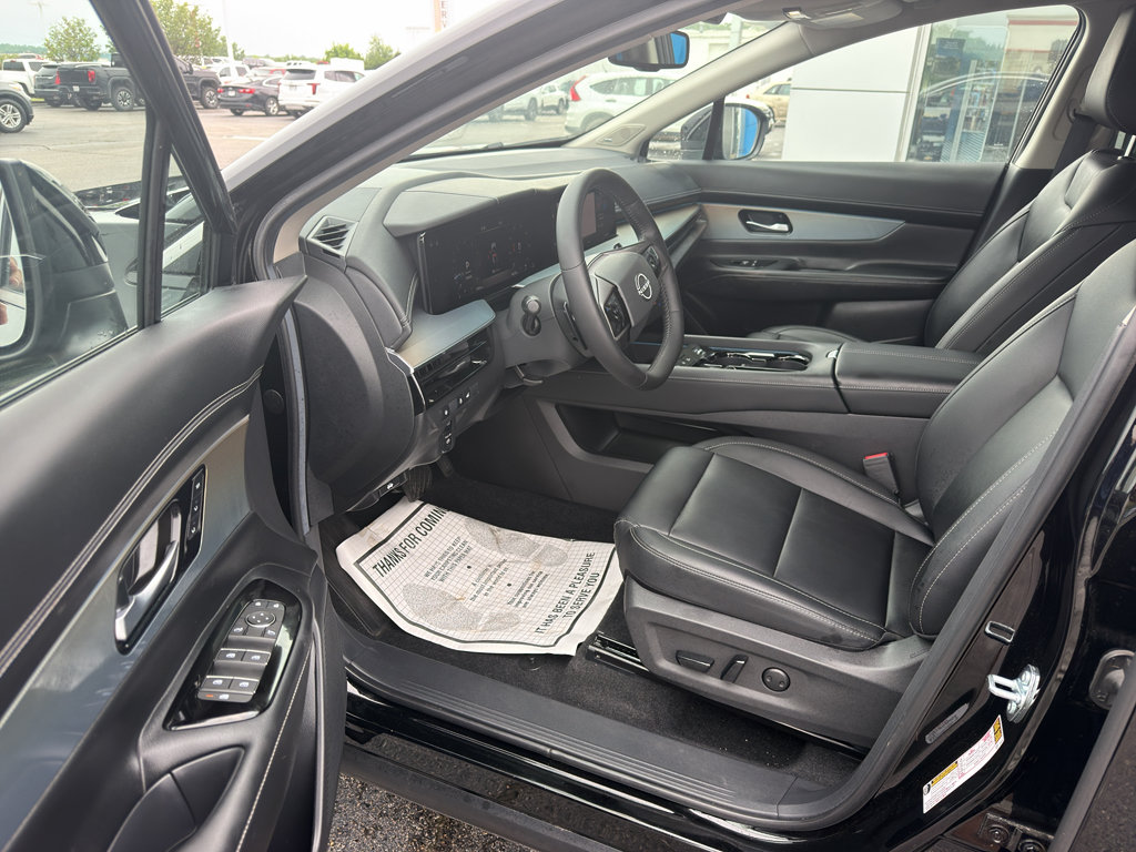 Used 2025 Nissan Murano SL AWD/4WD image 11